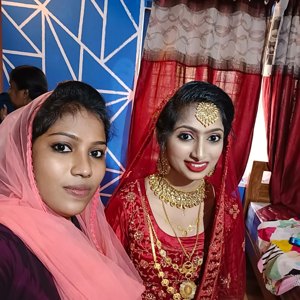 LACHU LADIES BEAUTY PARLOUR MANNARKKAD