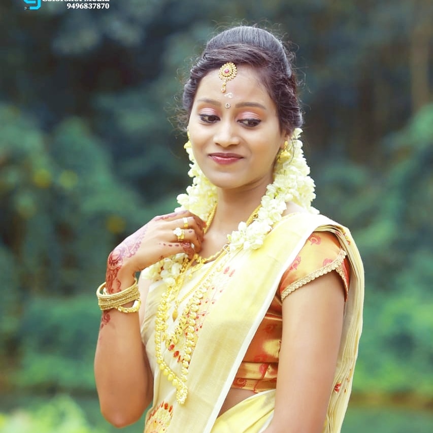 LACHU LADIES BEAUTY PARLOUR MANNARKKAD